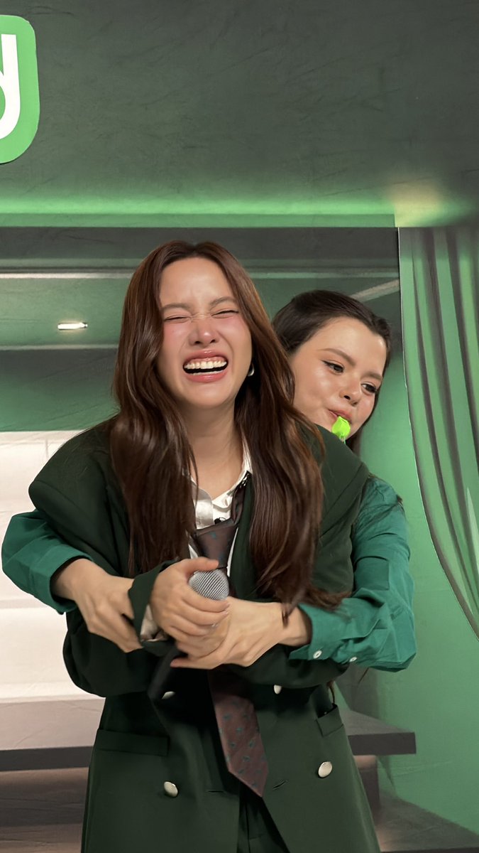 freenbeckychil2's tweet photo. Las sonrisas infinitas que me generan con solo verlas 😭. Necesito eventos con @GrabTH por siempre 🥺💚 

GRABFOOD X FREENBECKY
#GrabFoodถูกกว่าชัวร์xFreenBecky https://t.co/1wQ0DjOtL9