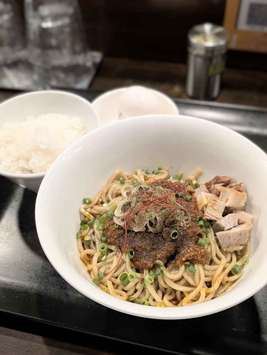 Norimoo0429's tweet photo. らぁ麺 やまぐち 辣式 本店
麻婆まぜそばセット(🍚＋温玉)

カラシビ餡で食べる絶品のまぜそば😋
卓上の青花椒で爽やかな香りと痺れの調整ができるのもうれしい😊 https://t.co/LfGjyCQFvx