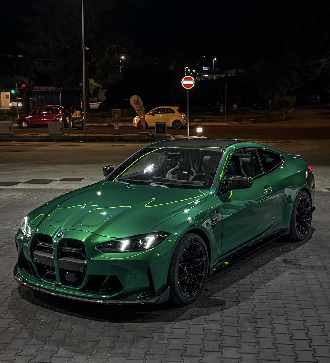 bmwfanworld's tweet photo. BMW M4 G82 💚 https://t.co/47GSpWAMng