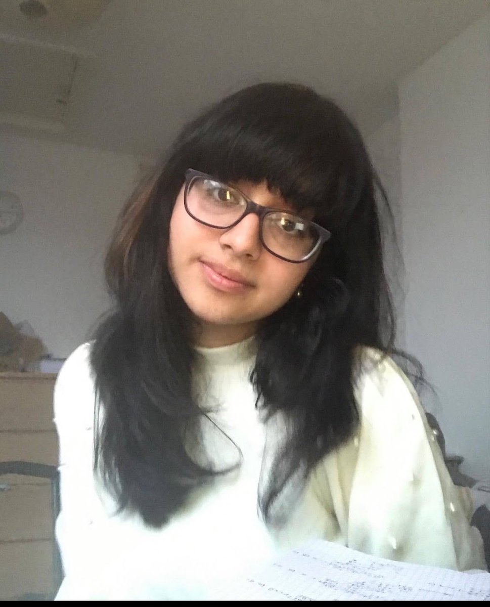 alyarexix's tweet photo. The girl who was supposed to die before uni and the girl who just submitted the final version of her research masters thesis https://t.co/QmlcrqfjHo