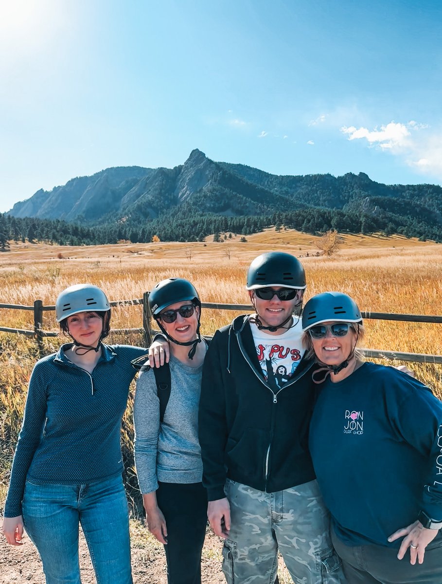 bajabikes's tweet photo. These two clearly got the memo: Boulder is best explored by bike!! 😄 

🌞 Good weather, great company, and a bike ride through #Boulder. Sounds like the perfect day to us. 🚲🌸⛰️ #BajaBikes #biketour

https://t.co/VjmUiEnBBV https://t.co/ZIQ0I2tqyC