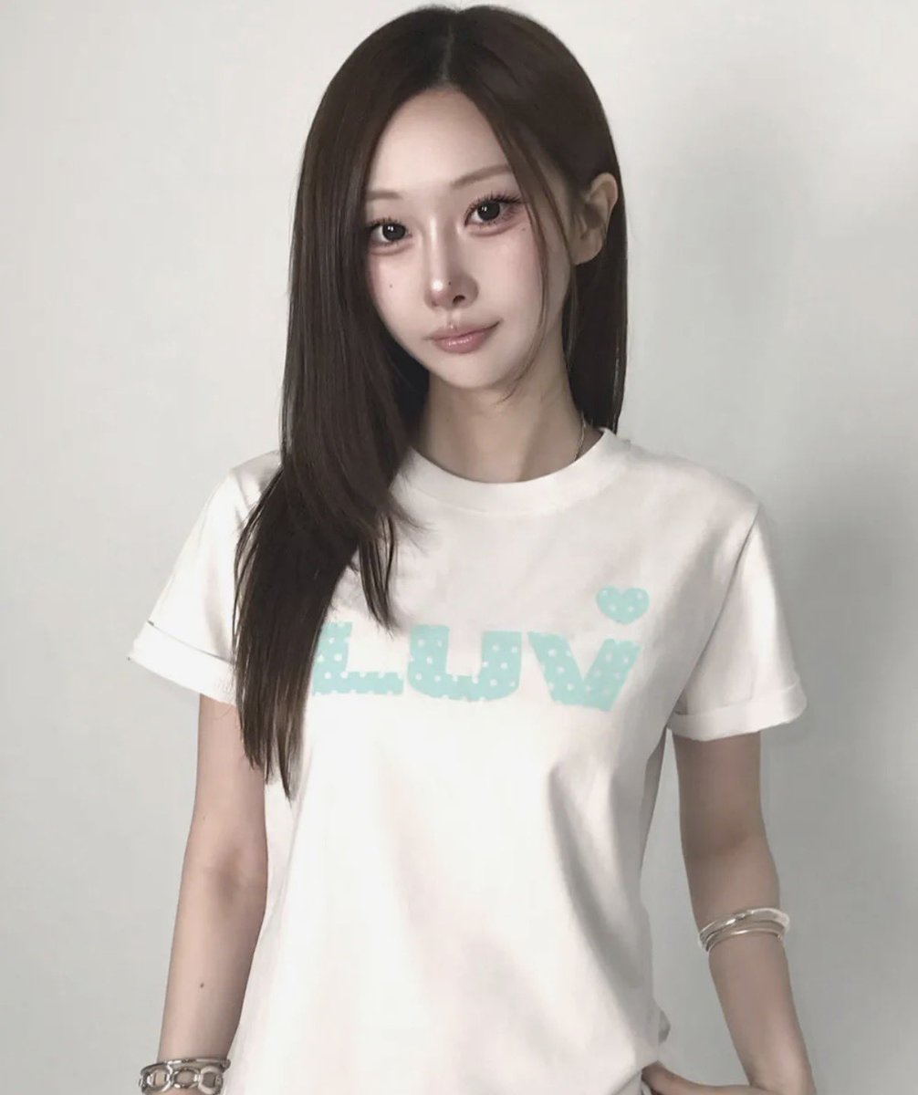 thisisme_won's tweet photo. 내일 러브이즈트루에서 발매되는 신상 반소매들 넘 기여움 원픽은 블루 ♥ 완전 여름에 시원한 컬러 ~ https://t.co/IwezjFiNT5