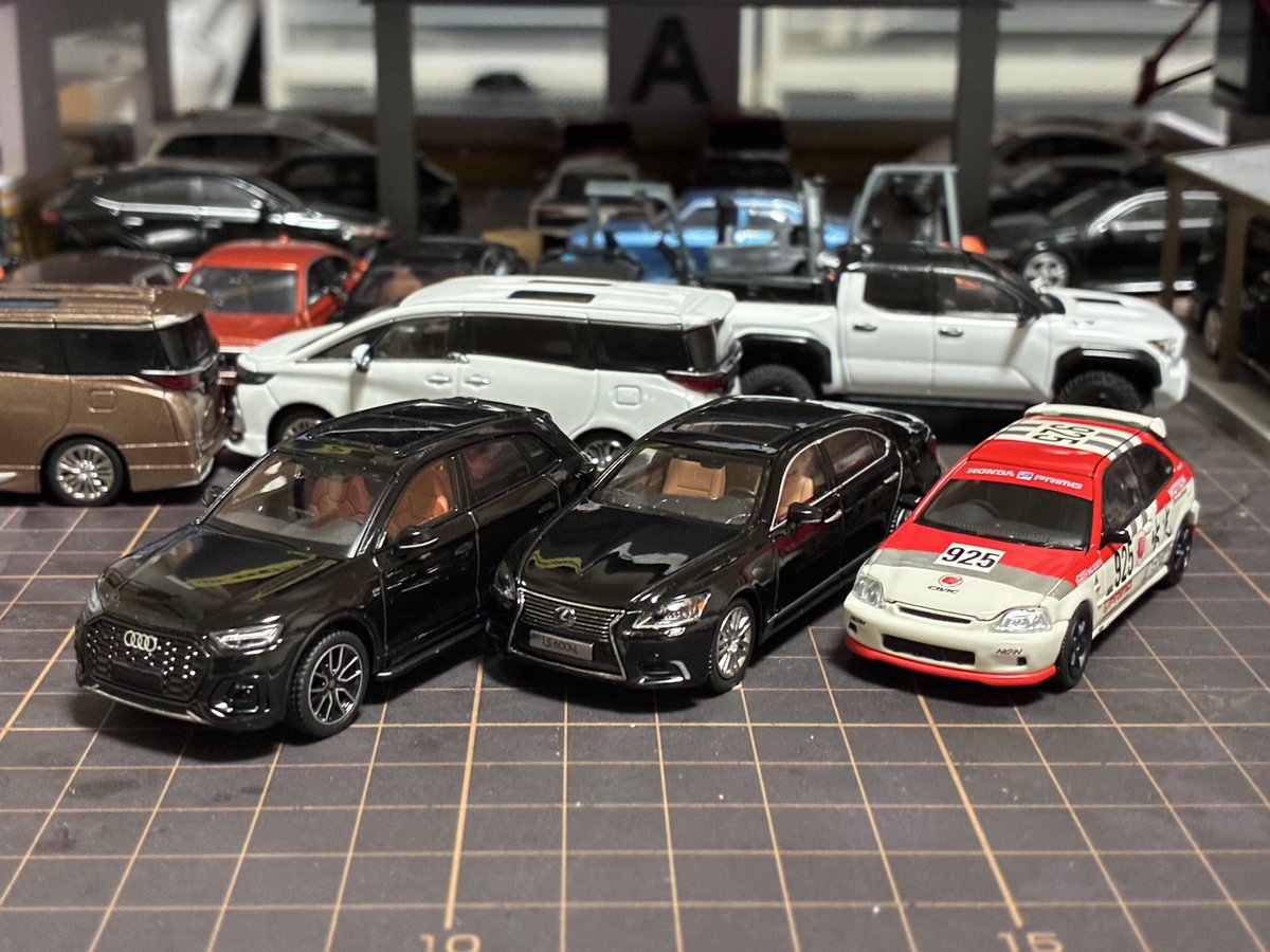 VELLTEX64's tweet photo. 今日の納車
JKM 
レクサス　LS 600hL
アウディ　Q5L
モーターヘリックス
ホンダ　シビック　タイプR 出光 https://t.co/nI8MAMkw3u