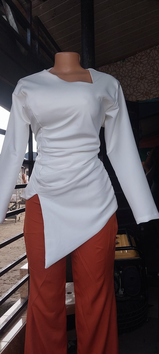 funxual's tweet photo. I don't only sew asoebi, I make corporate wears too.

This was made yesterday for convocation.

Patronise me. You won't regret it.

#phdesigner #phcity #corporate https://t.co/SF0FTRWSWk
