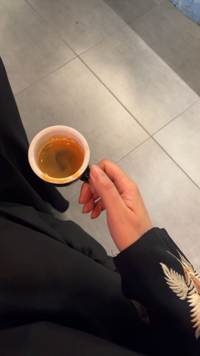 _MYO9's tweet photo. قدّس مُتعتك الصغيرة التي تٌبهجك
حتى لو كانت مُجرد كوب قهوة. https://t.co/ofOWb6Y0Sl