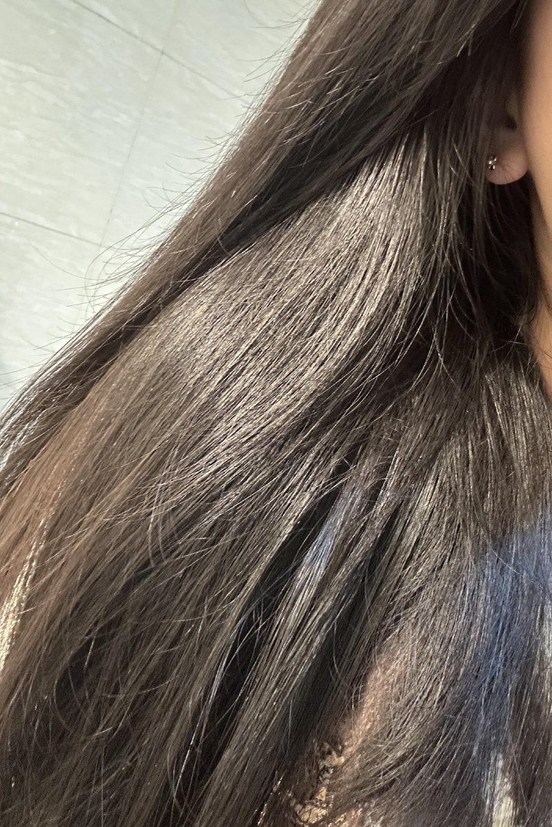 celestwealth's tweet photo. in Amanda Zahra we trust 🫵🏻✅

ngikutin haircare-an ala mamah beneran work bgt. rambut rontok berkurang, rambut jadi lebih shiny dan gampang diatur. 

from this:                                    to this: https://t.co/oPid9CreMR