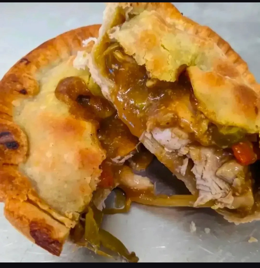 GreensPieShop's tweet photo. Good morning.
Our Chinese style Chicken curry is available all this week.
Our other specials are 
Broccoli and cauliflower cheese 
Chicken and mushroom 
Pork and black pudding 
Sriracha beef 
Breakfast pie https://t.co/GsiRJ9HoEm