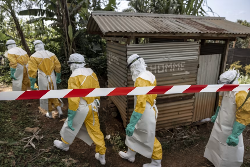 CNNFrancePR's tweet photo. Selon des responsables fédéraux,  les Américains en observation dans un établissement au Kenya  et dont le test de dépistage d’Ebola s'avère positif, pourraient être soignés aux États-Unis https://t.co/OmjuehgYxj https://t.co/AzrtPx13Qh