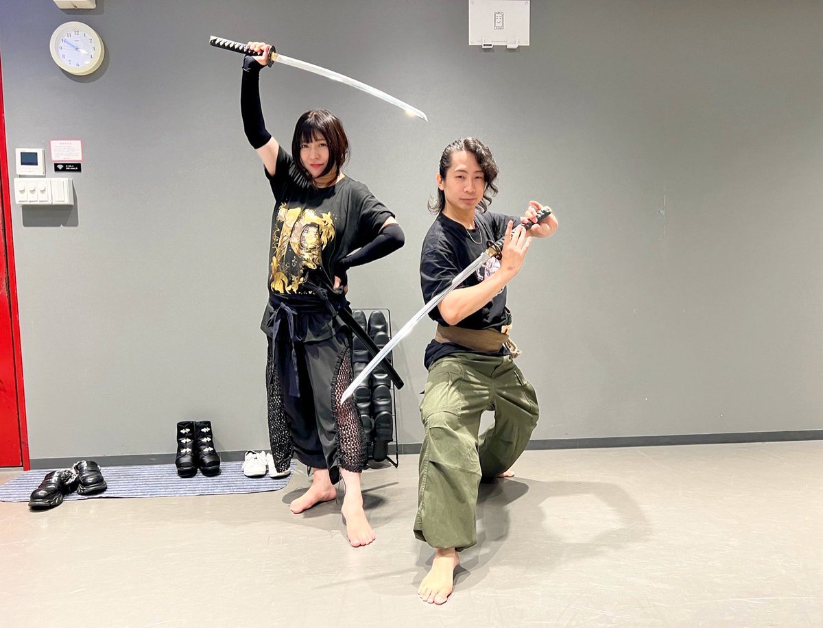 yuchinsound's tweet photo. 6/13ソロライブのリハを慶ちゃんと！
フィーリングで出来上がっていくこの感じは心地よかったです。お楽しみに～！
そして、キンキラキンの10周年Tシャツきたぜ！！
思った以上にいいかんじの仕上がりで大満足ー✨️✨️ https://t.co/lNStlXMlv1