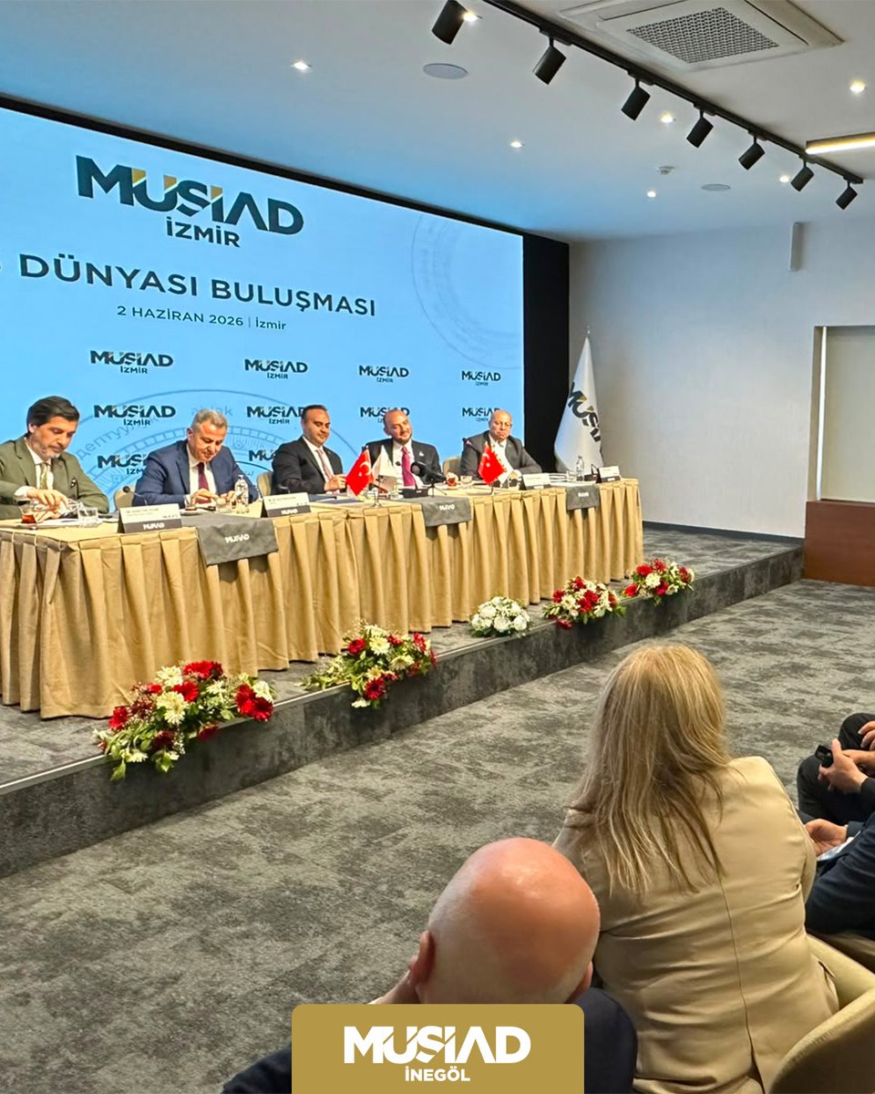 MUSIADInegol's tweet photo. MÜSİAD İzmir Şubesi’nin yeni hizmet binası, Sanayi ve Teknoloji Bakanı Mehmet Fatih Kacır‘ın katılımıyla gerçekleştirilen törenle hizmete açıldı. İş dünyasının yoğun ilgi gösterdiği açılış programına, MÜSİAD İnegöl Şubesi’ni temsilen Şube Başkanı Bahri Sinan Yazaroğlu ve Şube Müdürü Emin Süküt katılım sağladı.

Açılış programının ardından düzenlenen İzmir İş Dünyası Buluşması’na da iştirak eden MÜSİAD İnegöl Şube Başkanı Bahri Sinan Yazaroğlu, Sanayi ve Teknoloji Bakanı Mehmet Fatih Kacır ile bir araya gelerek İnegöl iş dünyas��nın talep, beklenti ve çözüm bekleyen konularını kendilerine iletti.

Gerçekleştirilen görüşmede, sanayicilerin karşılaştığı sorunlar ve iş dünyasının öncelikli gündem maddeleri değerlendirilirken, karşılıklı istişarelerde bulunuldu. Programın, iş dünyası ile kamu arasında güçlü bir iletişim köprüsü oluşturduğu ifade edildi.

MÜSİAD İnegöl Şubesi olarak, MÜSİAD İzmir Şubesi’nin yeni hizmet binasının İzmir iş dünyasına, MÜSİAD camiasına ve ülkemiz ekonomisine hayırlı olmasını temenni ediyor; başta İzmir Şube Başkanı ve yönetimi olmak üzere emeği geçen herkesi tebrik ediyoruz.
@musiad @burhanozdemirtr @YazarogluSinan  #müsiadinegöl #müsiad #isadamlari