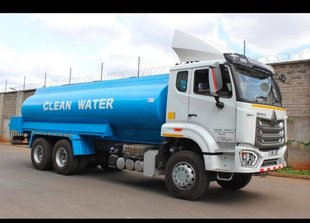 anj_116_'s tweet photo. The SinoTruk Howo NX 300 6x4 Water Bowser 

9.8L; Inline-6; Euro III Engine 
336HP|1350Nm Torque
10F+2R MT Howo Gearbox (with Hi-Lo splitter) with PTO
17000L 

KES 6,422,000 (Cab &amp; Chassis) Body from KES  1.2M inclusive of Pump. 

☎️0720586035

https://t.co/k3AGiC9gYe https://t.co/xfVWCLwi6p