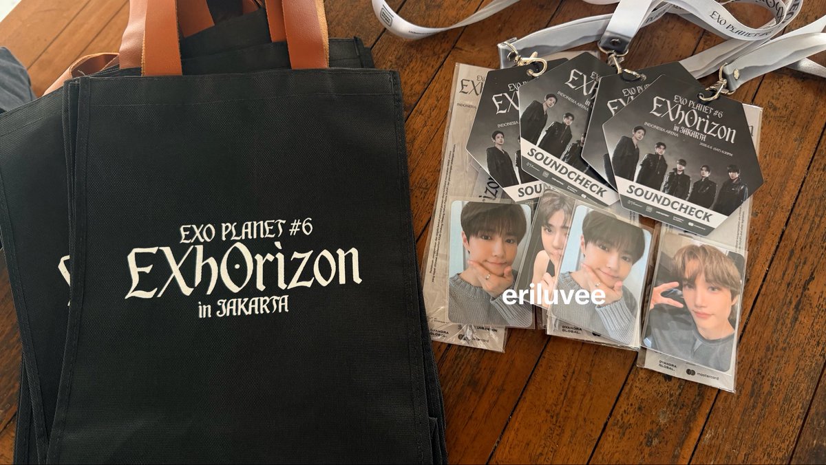 eriluvee's tweet photo. Ready to Exhorizon in JKT 
Day 1

#exo https://t.co/NZjN4eqvXr