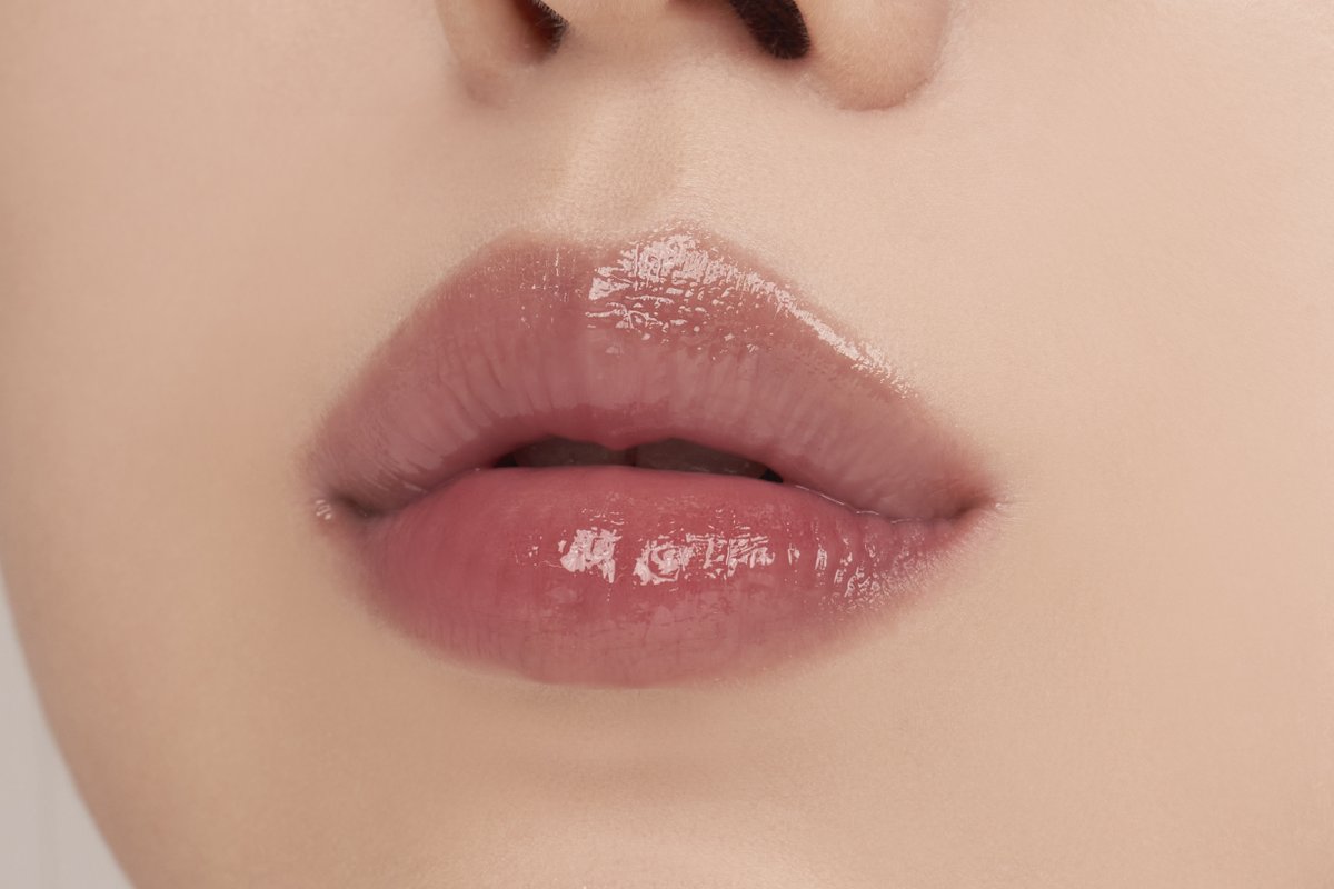 nuse_official's tweet photo. 케어 립추얼 05 쿨 베이브..🍒

뮤트한 느낌 좋아한다? 무조건 만족하실 것.
딱 미지근 핑크여서 쌩얼에도 최고입니다요

누즈지기,,, 두 분의 퍼컬이 살짝. 궁금해지는데 !!!!?? 
두 분 다 너무 찰떡이셔요..🤍 https://t.co/Y5U7Fxti6H