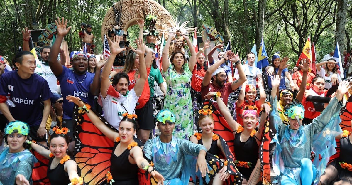 farenet's tweet photo. #WorldCup26

Mexico City has launched a free, inclusive World Cup festival programme with 2,000+ urban works, 18 football festivals, and a tribute to the 1971 Women's World Cup — framed around anti-discrimination and access for all.
https://t.co/e2NyX6u4UN https://t.co/gKUCKRiBjX