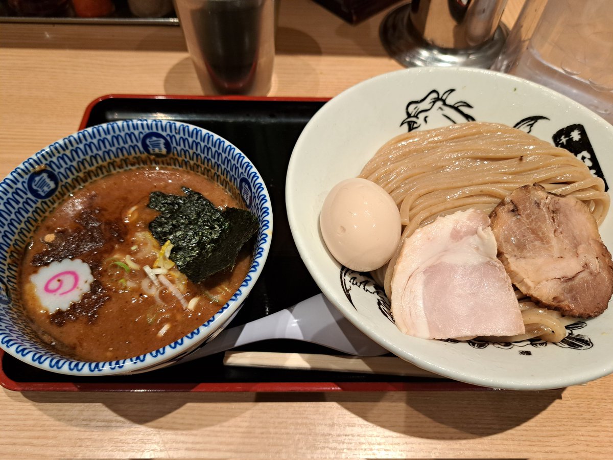 poncco's tweet photo. 外回り終了。
色々得るものがあった。

遅めのお昼を食べて帰る。
（横目に角打ちをみながら悩み…） https://t.co/yu65nPXQJM