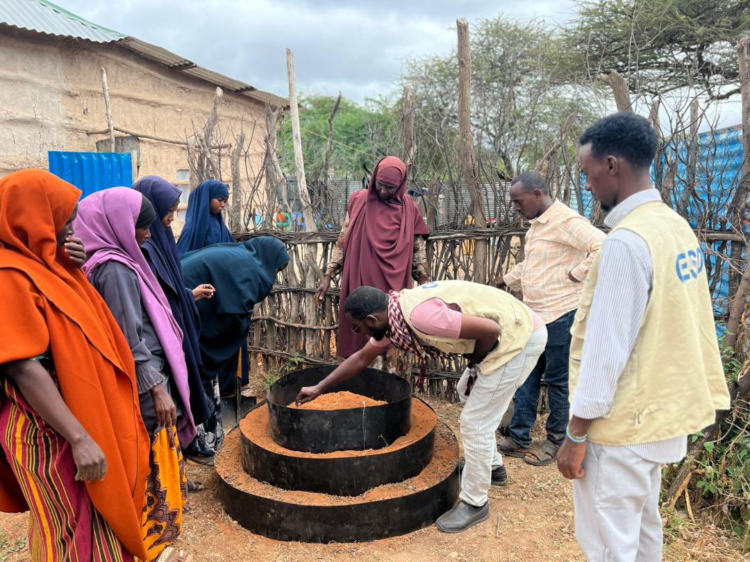 CESDOORG's tweet photo. Cultivating resilience one kitchen garden at a time . Under the pilot Flagship Funded by #SHF CESDO trained women in Bio-intensive kitchen gardening to improve nutrition .By women, for women, transforming small spaces into thriving sources of #Foodsecurity #WomenEmpowerment https://t.co/extzTOSB7W