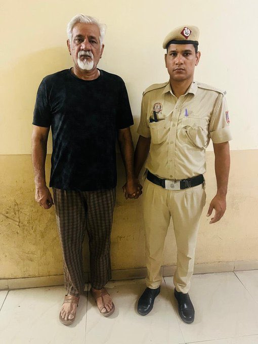 k_aman008's tweet photo. मालवीय नगर आग घटना में होटल मालिक लवकेश बजाज की 2 बजे साकेत कोर्ट में होगी पेशी https://t.co/DVSxFZhtxy