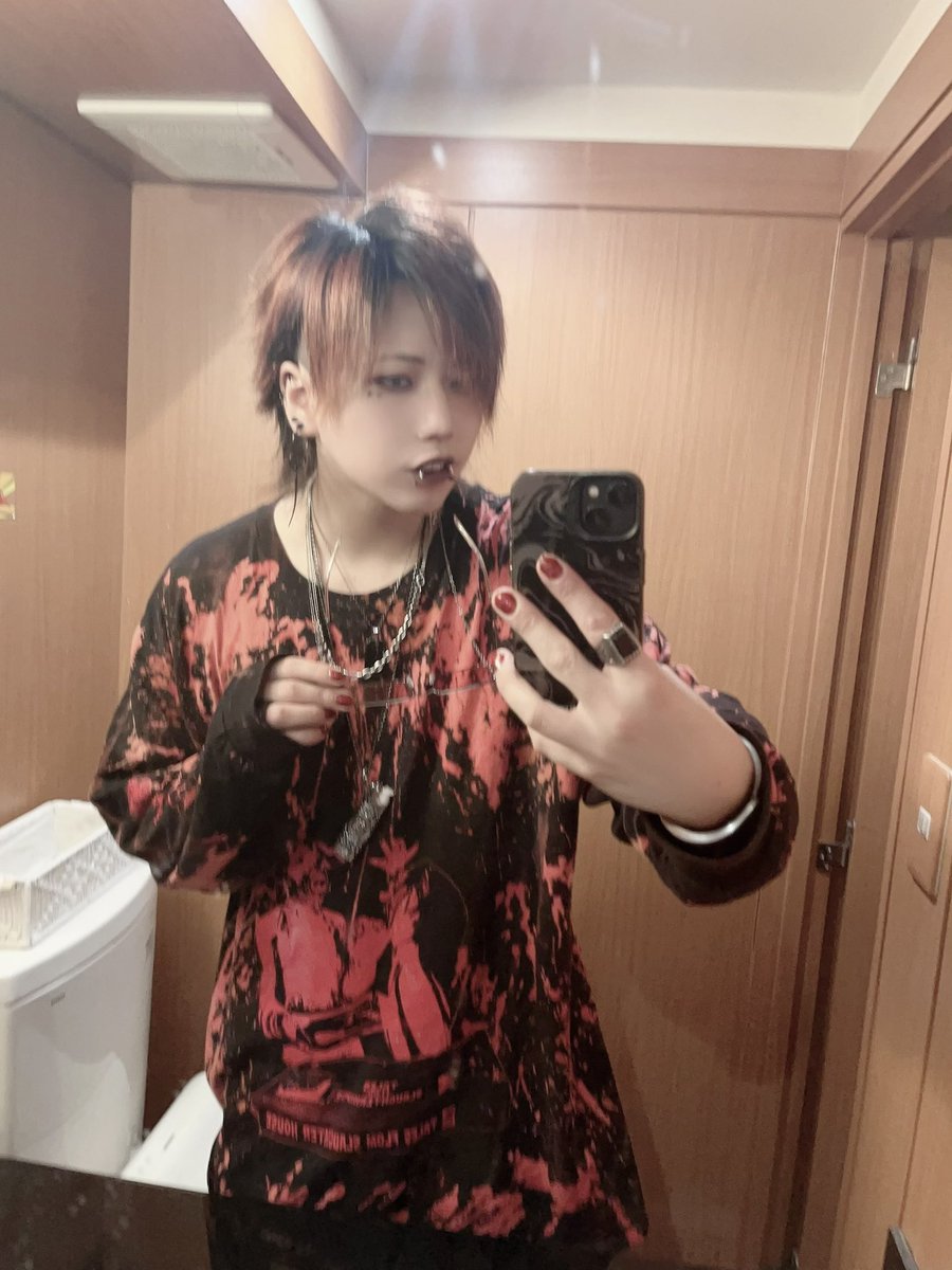kusege02's tweet photo. おにゅー服
@VHS_20_23 https://t.co/YrxvSRffs6