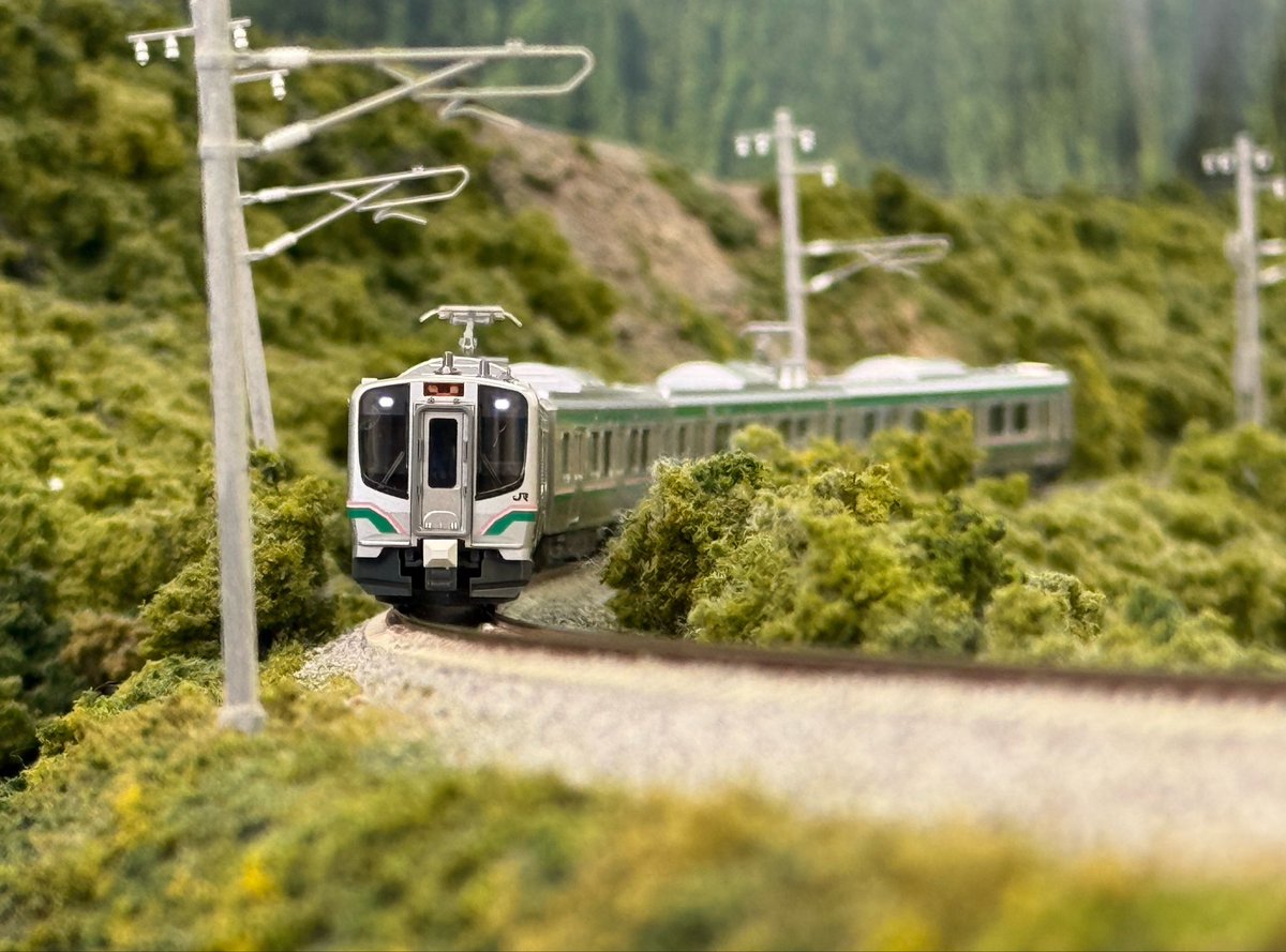 jreast_abn's tweet photo. 東北で活躍するE721系の試運転をRe-Colorさんで実施！
もうめちゃくちゃカッコいいじゃないですか、、、🥹

今回のイメージは仙山線！
インレタ諸々貼ったり、いじったりしてまた走らせに来ますね♪
#Re_Color #リカラーはなれ https://t.co/qJlCLsfKcX