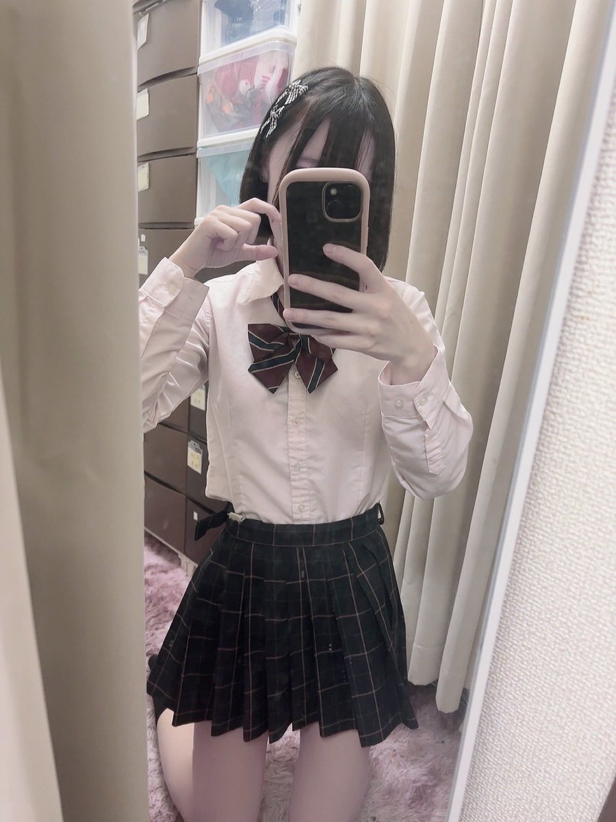 emadayoo_o's tweet photo. きょうスカート違う！
こっちの方が気にった！あまってればこっちきたい次から🤩🤩 https://t.co/luItni45OV
