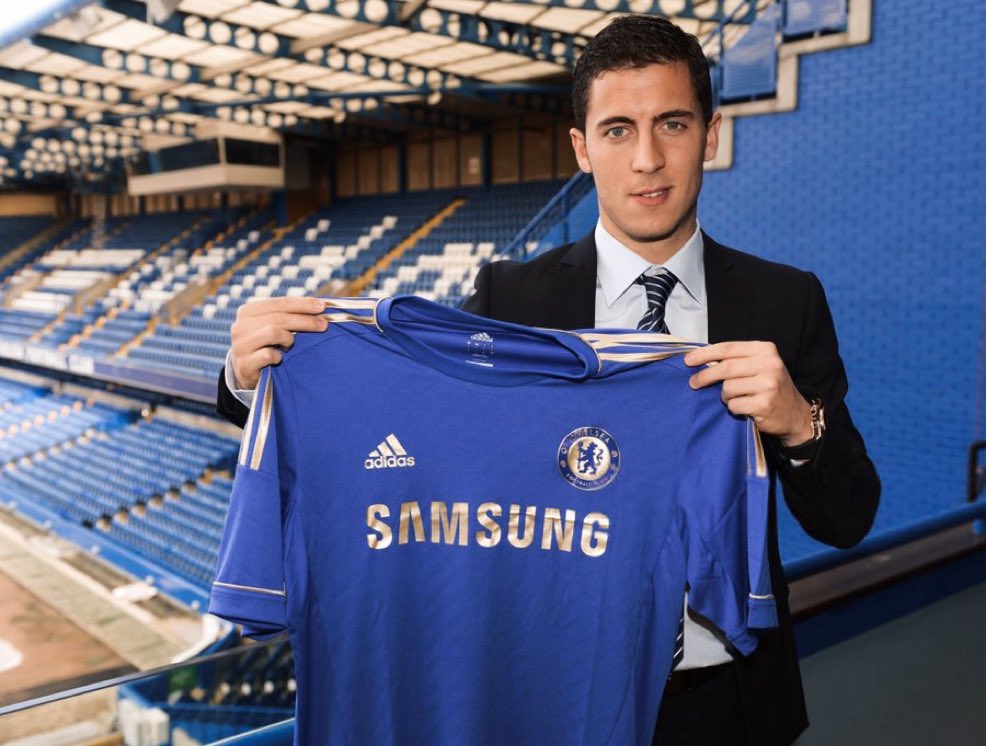 UniversCFC's tweet photo. Il y a 14 ans jour pour jour, Eden Hazard s’engageait avec Chelsea ✍️💙

Le début d’une histoire devenue légendaire à Stamford Bridge. ✨ https://t.co/u9dEKG33IV