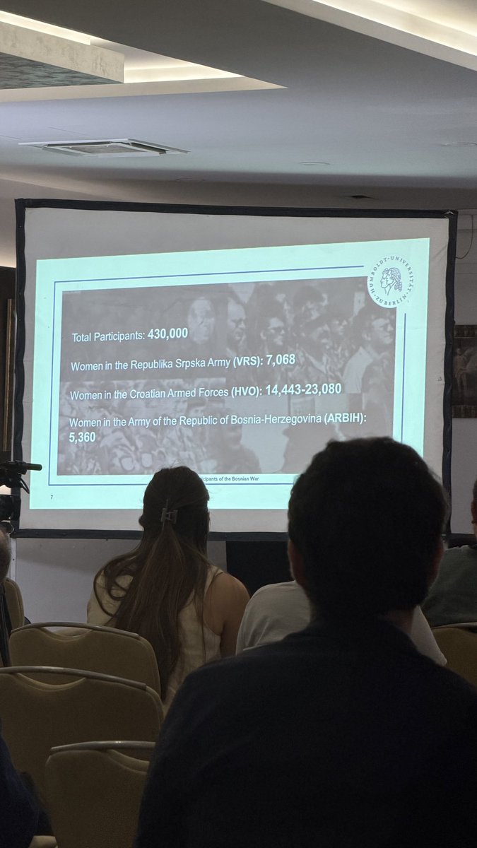 DrugPeca's tweet photo. Zanimljivo predavanje na doktorskoj radionici u okviru History festa u Sarajevu.

Baillie Bell, The Women of the Bosnian War: Re-evaluating the Gender Dynamics of Violence. https://t.co/5cMRNcHCQg
