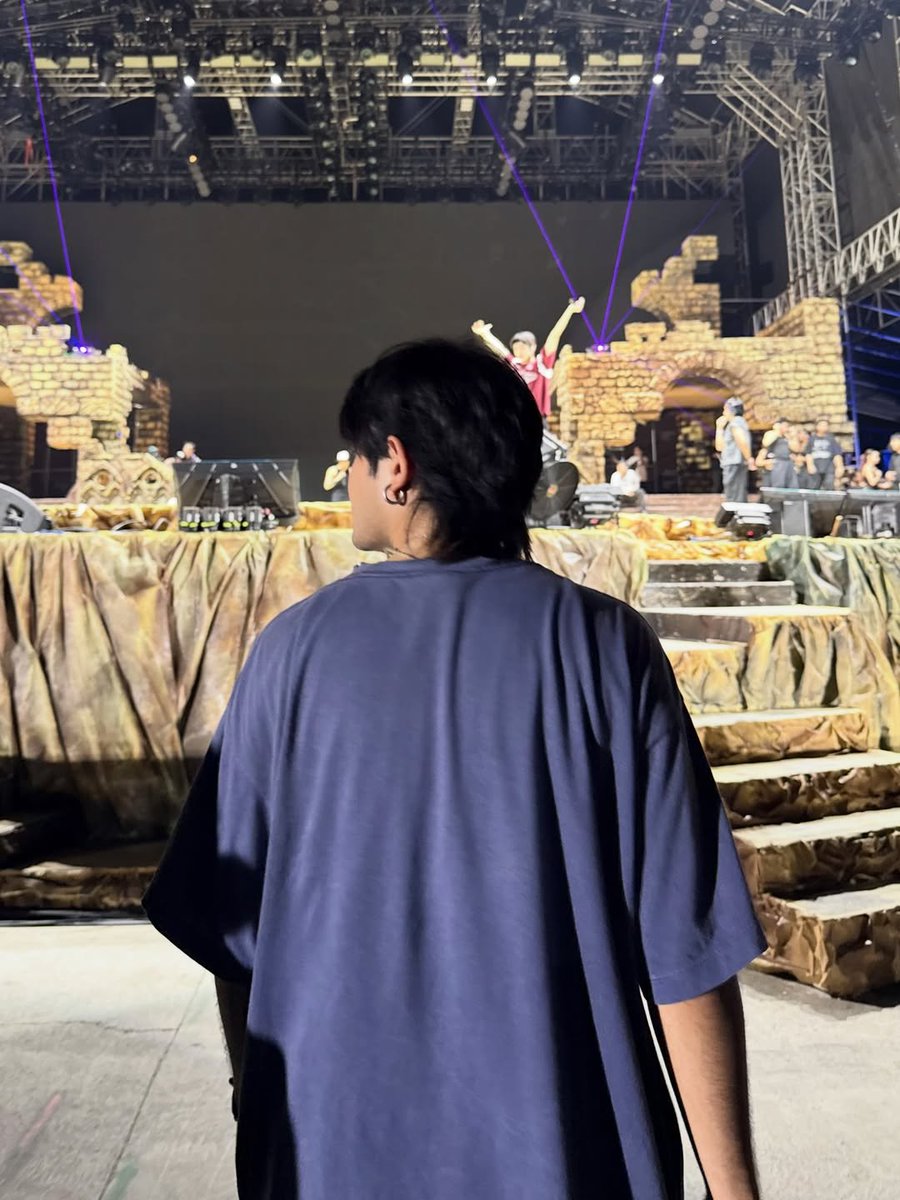 PowerpabG's tweet photo. Ganyan pala pov ng back hug with him 🤧😂 https://t.co/4xcYdcElde