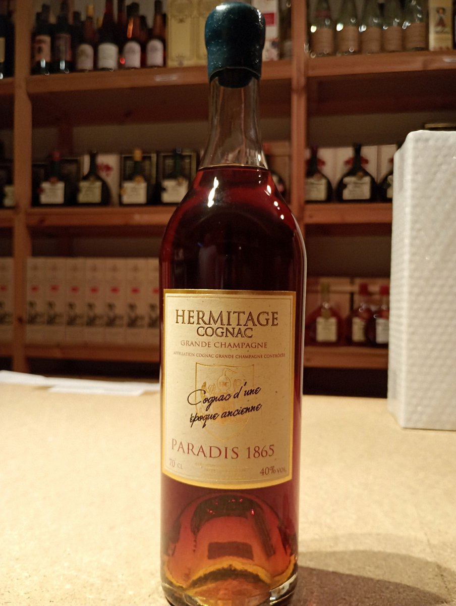 HermitageCognac's tweet photo. Today is World Cognac Day. Cognac was invented by accident, perfected by monks, smuggled by the Cornish, drunk by Churchill, name-dropped by rappers, and ignored by everyone under 40.
But quietly outliving us all. Here's a nice one from the cellar.