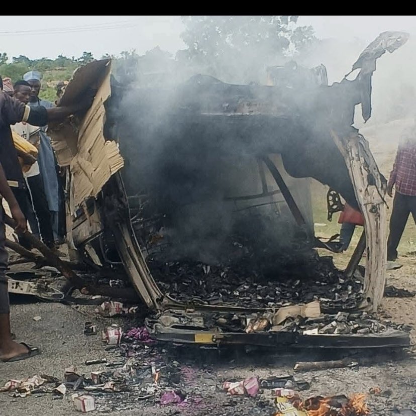 _phinian_Rose's tweet photo. Four NYSC Members And Soldier ßurnt To Ð3ath In Adamawa Auto Crash.

Sources: Oriental times https://t.co/UOsfzRnhyt