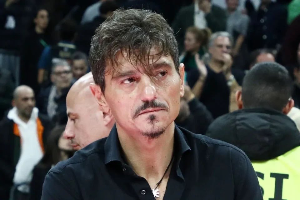 mixosias's tweet photo. Που να ηταν  κανας Αλαφουζος η Βαρδ 

Που να καθοταν να τον γαμανε και στο γηπεδο ε

Τι θα συνεβαινε τοτε

#paobc https://t.co/L1nJyrynvj