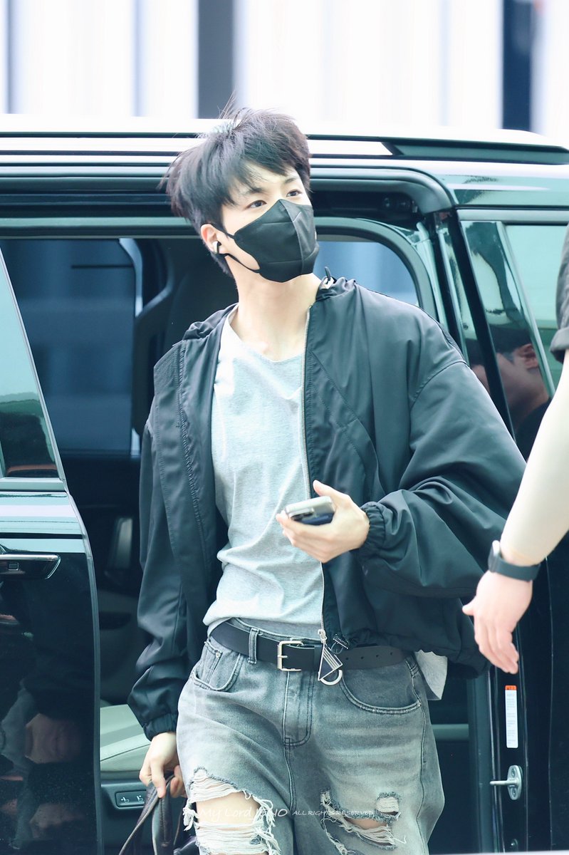 jeno_lord423's tweet photo. 260604 ICN 졸린멍뭉이🐾 잘다녀오세요🖤
#JENO #제노 #NCTDREAM #NCT #ジェノ https://t.co/qUbQhgivSb