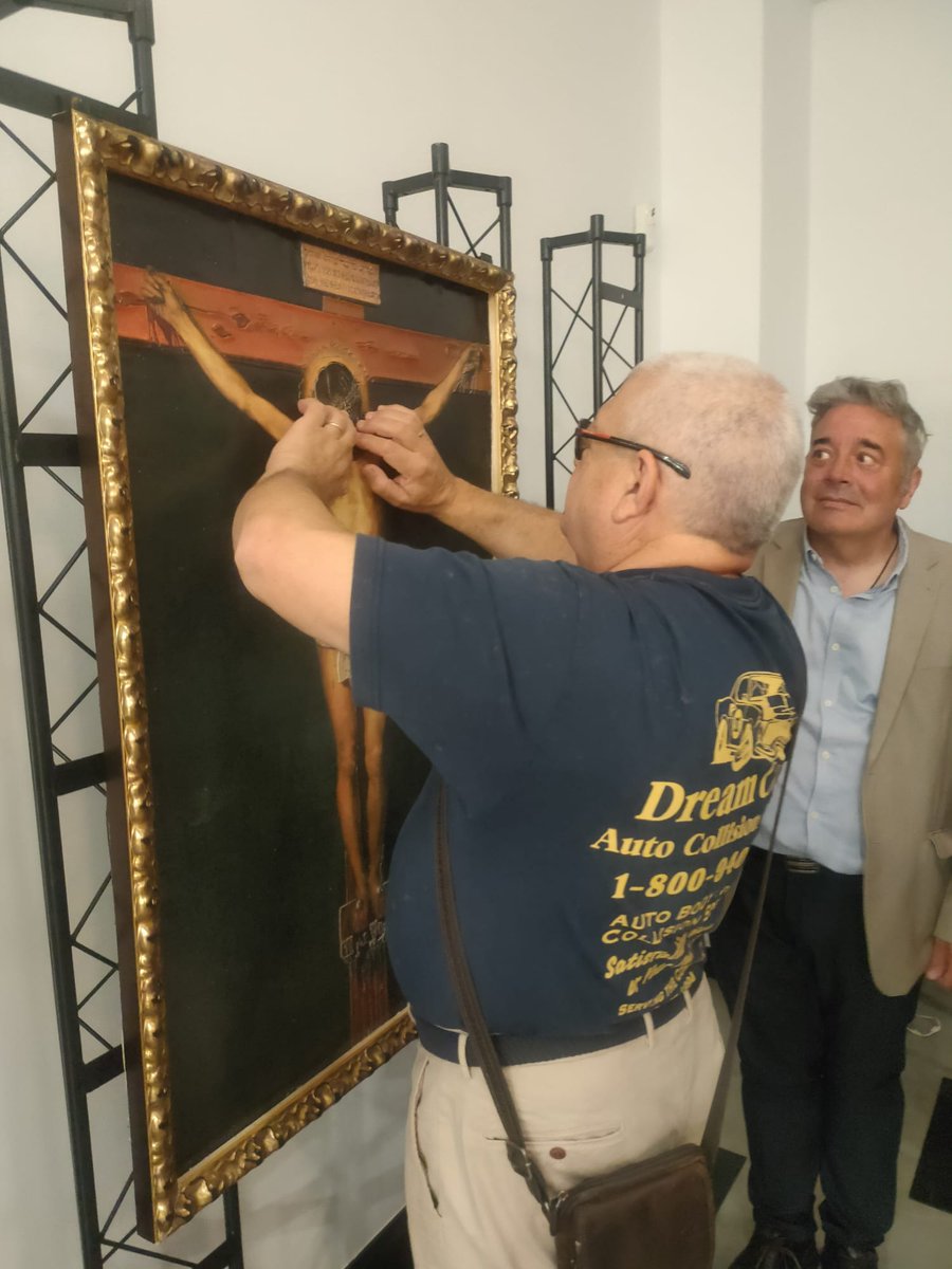 ONCE_oficial's tweet photo. ¡Pon a #Velázquez en tus manos!🖼️

Su obra más relevante, accesible en relieve y con códigos #QR, con información en lengua de signos y en audio

🗓️Hasta el 5 de junio
🕙De 10h a 14h y de 17h a 19h
📍Agencia de la ONCE en #Castellón 
  C/ Marqués de la Ensenada, 33

@generalitat @CastelloAjunt @CERMICV #ONCECastellón #ArteAccesible 

En la Semana del @GrupoSocialONCE en la #ComunidadValenciana