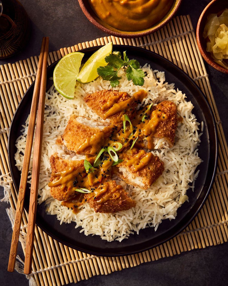 brookstreetfood's tweet photo. 🍛 Menu inspiration: Katsu Breaded Pollock Bowl 

Our new MSC Breaded Pollock Fillets are perfect with rich katsu curry sauce. Crispy fillets, fluffy rice and bold flavours. Sustainable, protein-rich and great value, MSC-certified pollock is a smart alternative 🐟 https://t.co/jIc3A8Hlpa