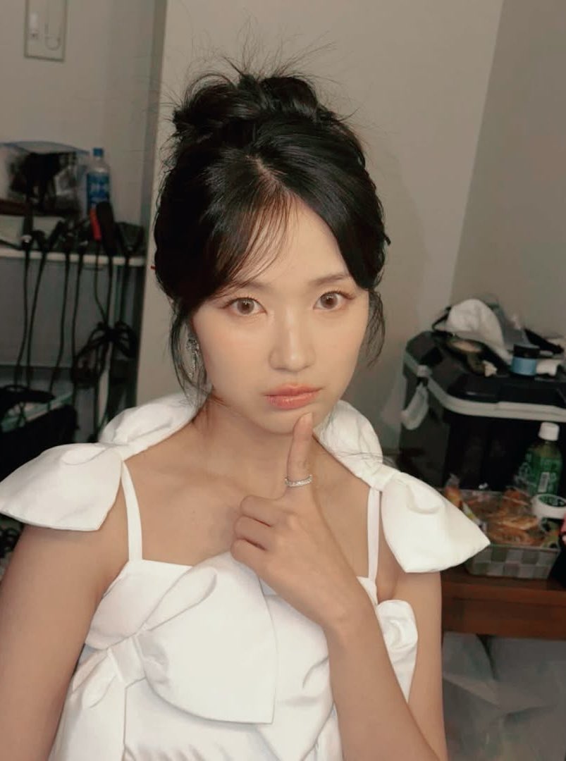 woohyepics_'s tweet photo. 260604 #KimHyeyoon instagram update 💛💛 (1)

“🤍🤍🤍” https://t.co/DA1QkhlXWb