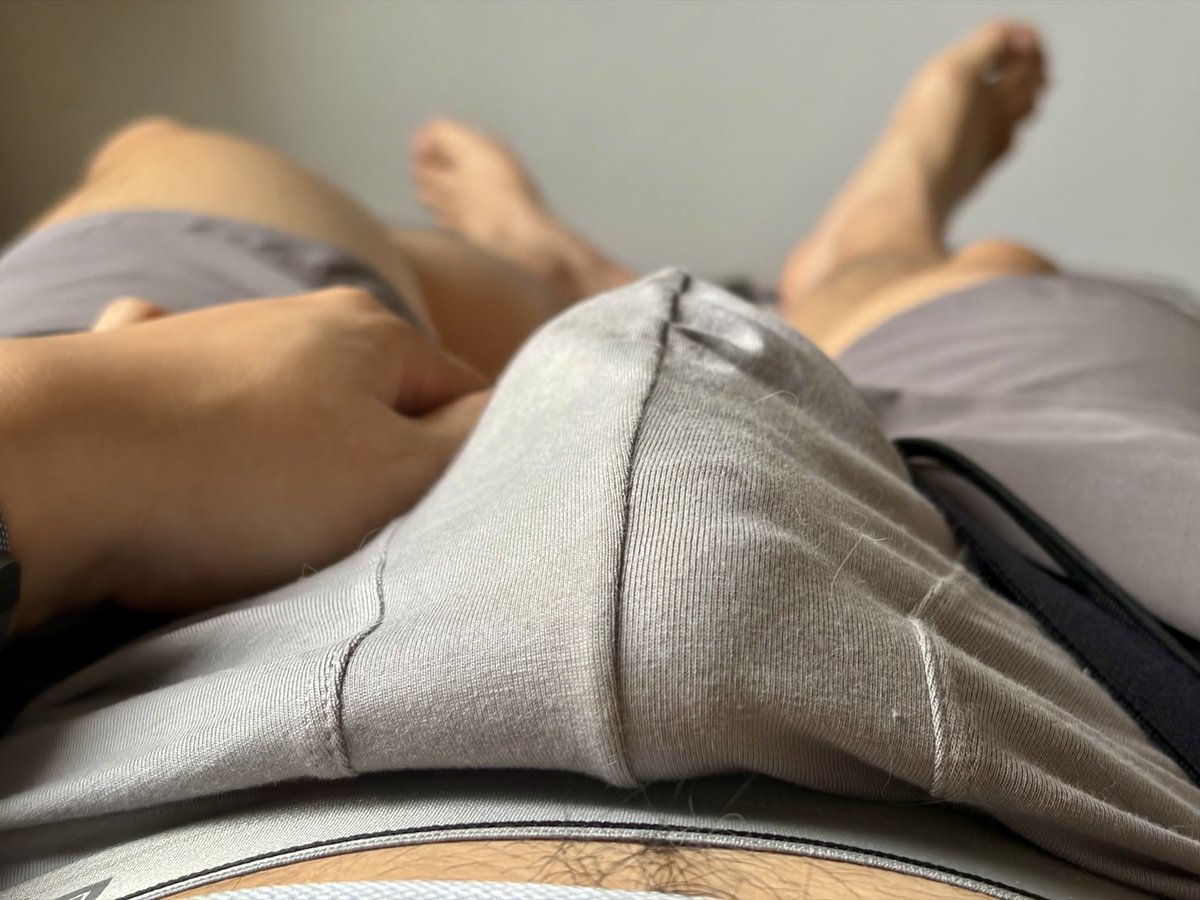 comey0107's tweet photo. 好涨
#男大 #飞机 #肉棒 #撸管 #腿毛 #直男 #精液 https://t.co/tGt6e5aiXa