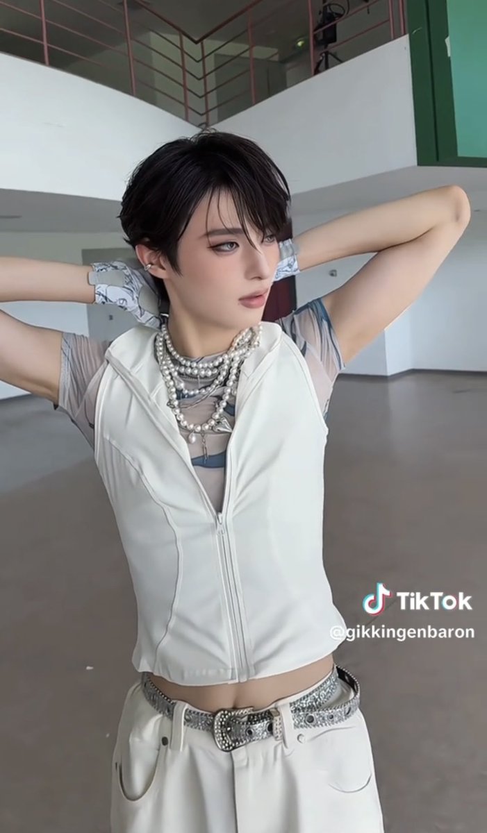 코로 tweet media