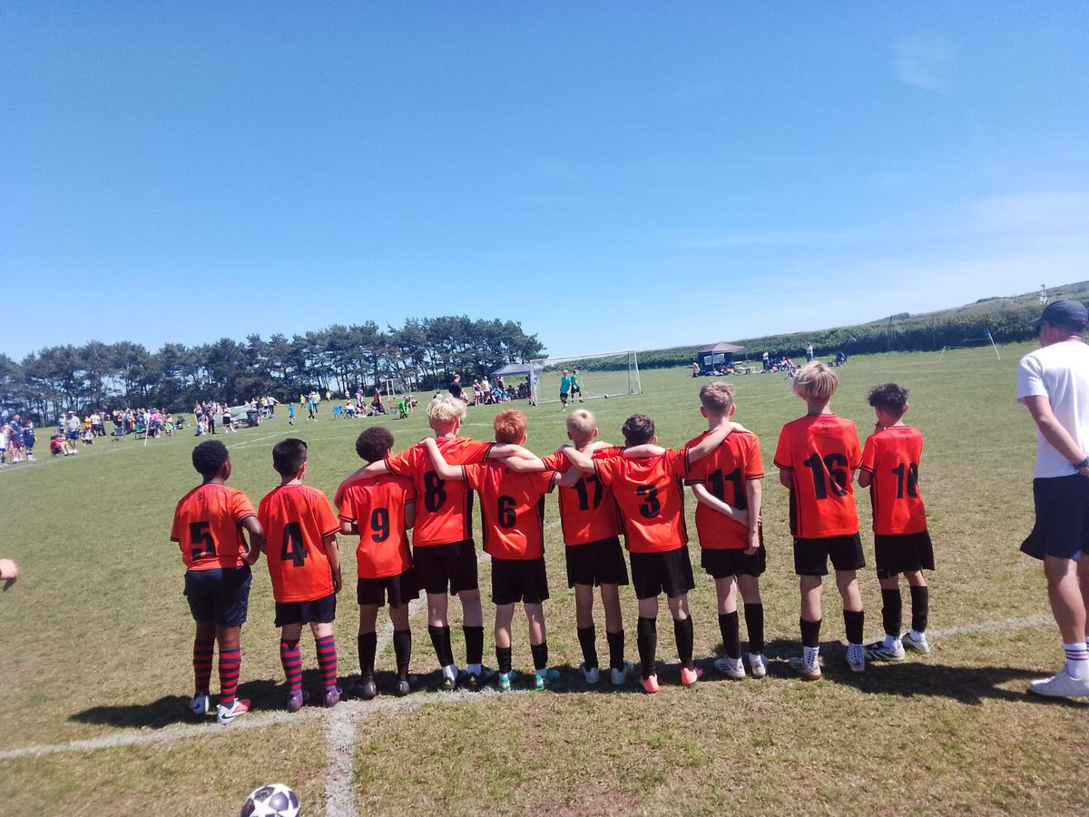 ROFC1876's tweet photo. ⚽️ Filey Tournament Weekend ⚽️
A fab May Bank Holiday for our ROFC U12 Reds at Filey☀️
Runners-up on both days 🥈 narrowly losing to a Prem side on day 1 &amp; on pens on day 2
Great football, team bonding, beach trips, sunshine &amp; memories made ⚽️🌞 🏖️
Well done, Reds 👏🏼
🔵🔴 https://t.co/P3skmCsSIl