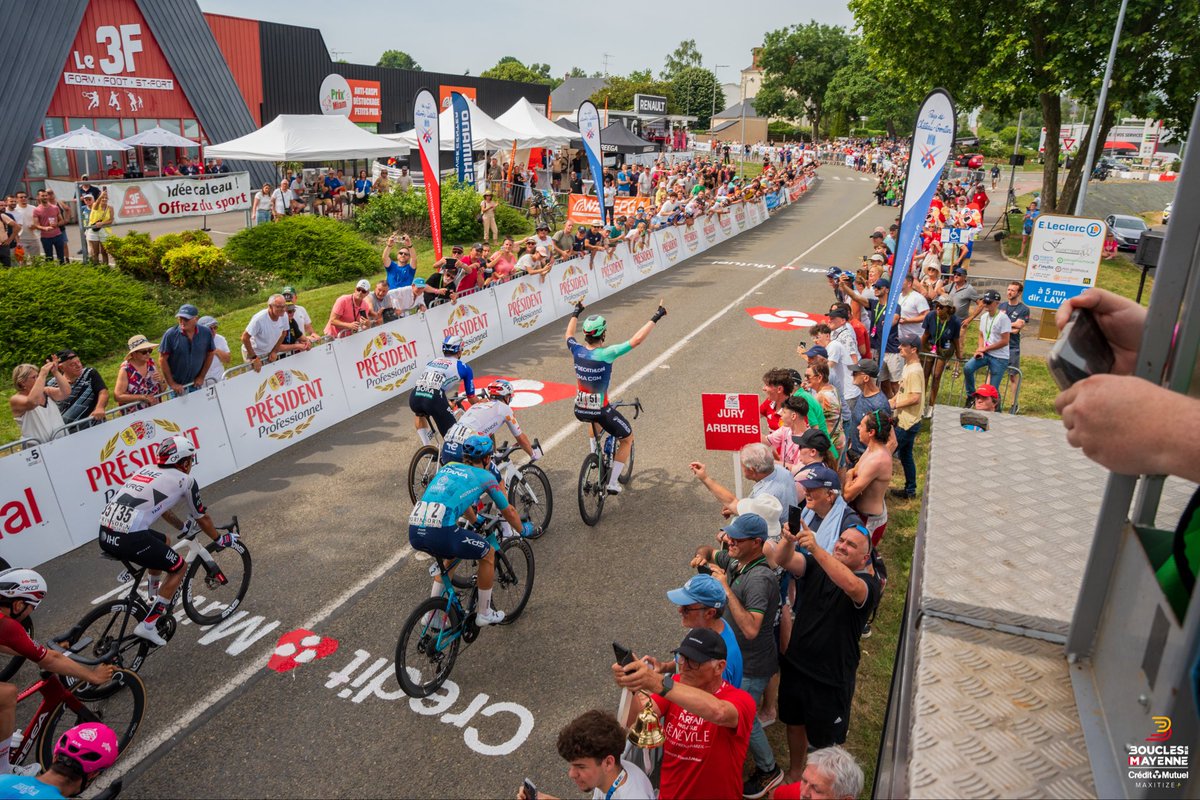 boucles53's tweet photo. MERCI❤️💛
Clap de fin sur les Boucles 2026 ! 
4 jours de course, 1ère étape féminine Mayenne Ladies, des milliers de spectateurs au bord des routes, des bénévoles toujours aussi impliqués, des villes et villages mobilisés, des partenaires engagés et des équipes sportives au rdv. https://t.co/lqA7L3uvn9