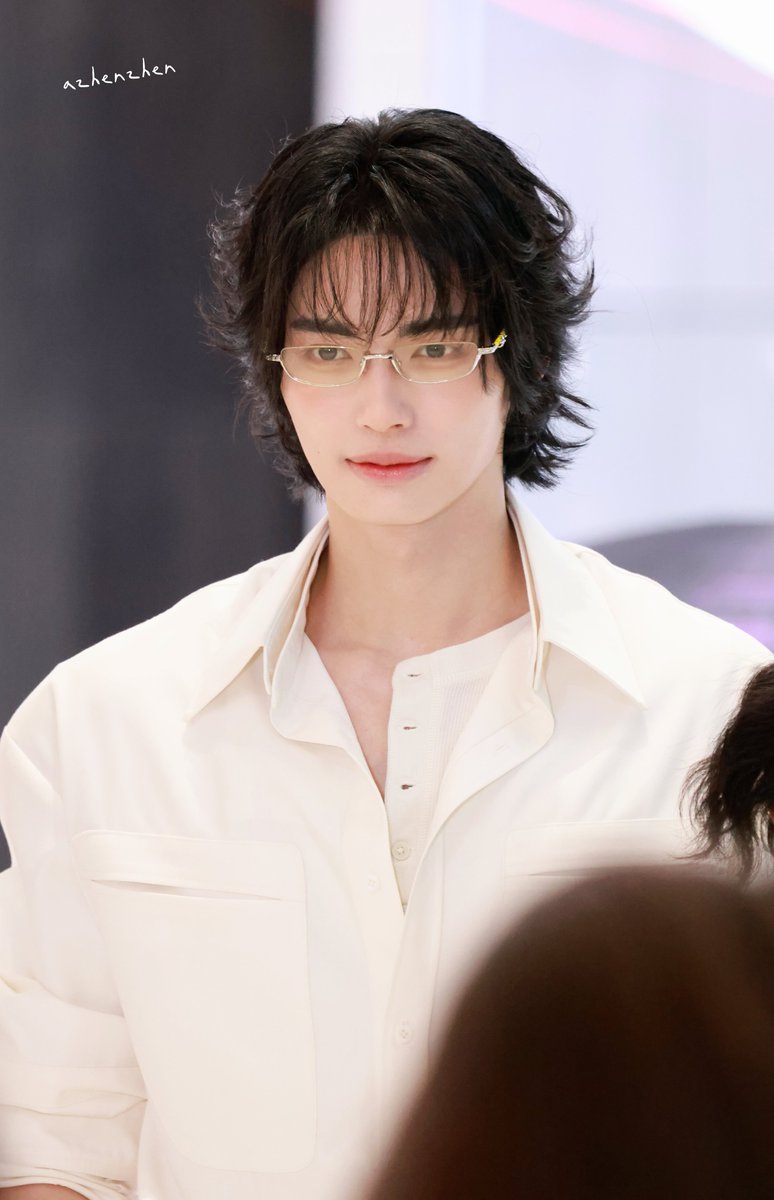 azhen126854's tweet photo. Too handsome today.😭

#GENTLEMONSTER_VEGGIECOLLECTION
#GENTLEMONSTER2026
#winmetawin
@winmetawin https://t.co/YydWyVB429