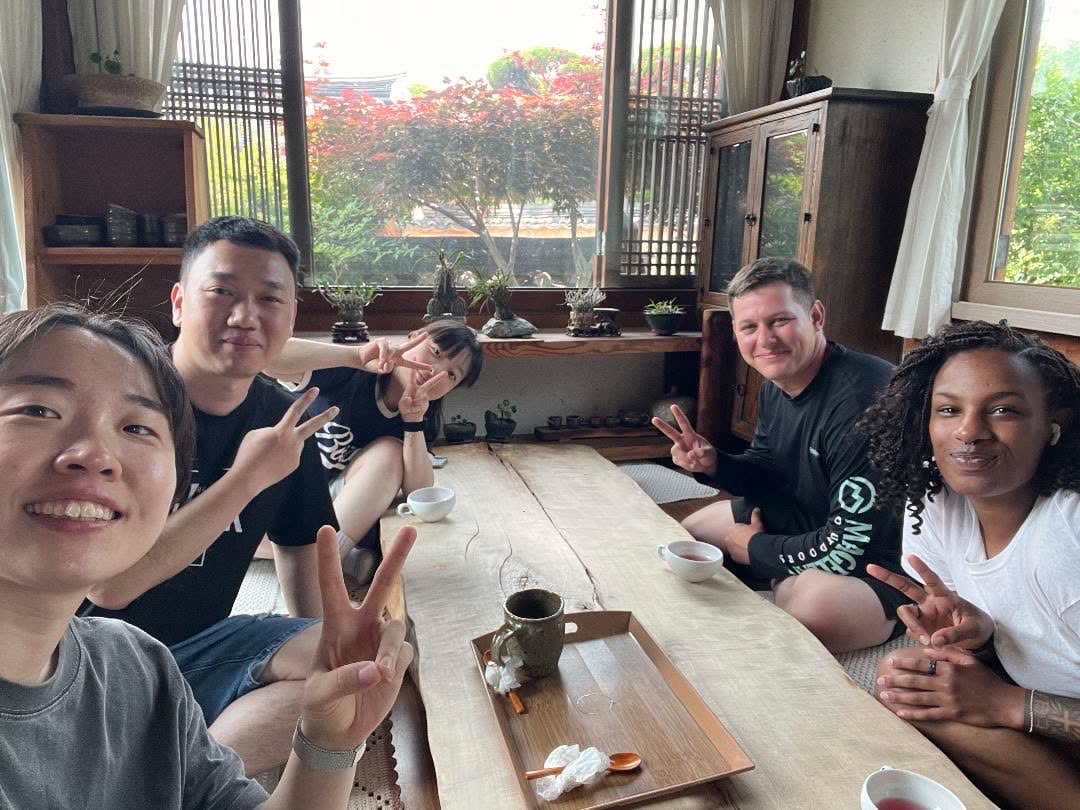 PureAquaTV's tweet photo. Just a random post of something’s I’ve gotten to do while in Korea. Love this place so much. https://t.co/sNWVf9lXys