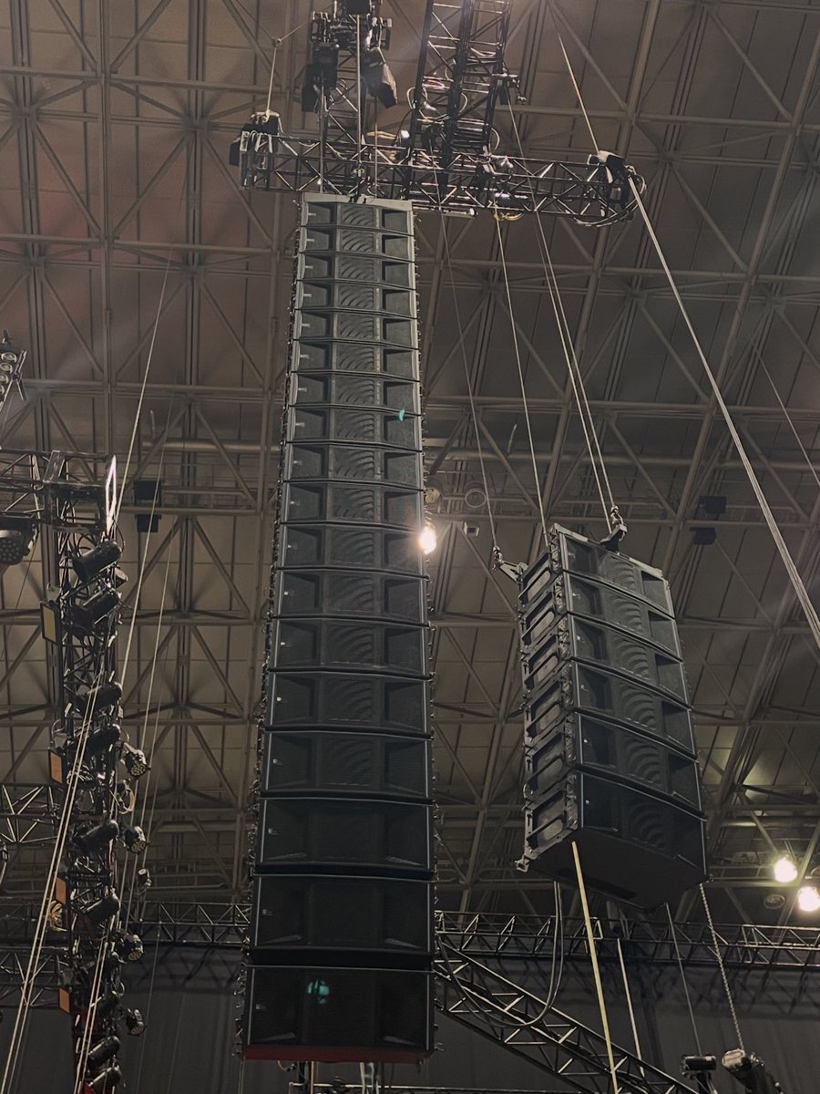 Mekitoronics's tweet photo. 上手に飛びました。
#SC26
#MeyerSound
#PA
#音響 https://t.co/vDQh3uI42M