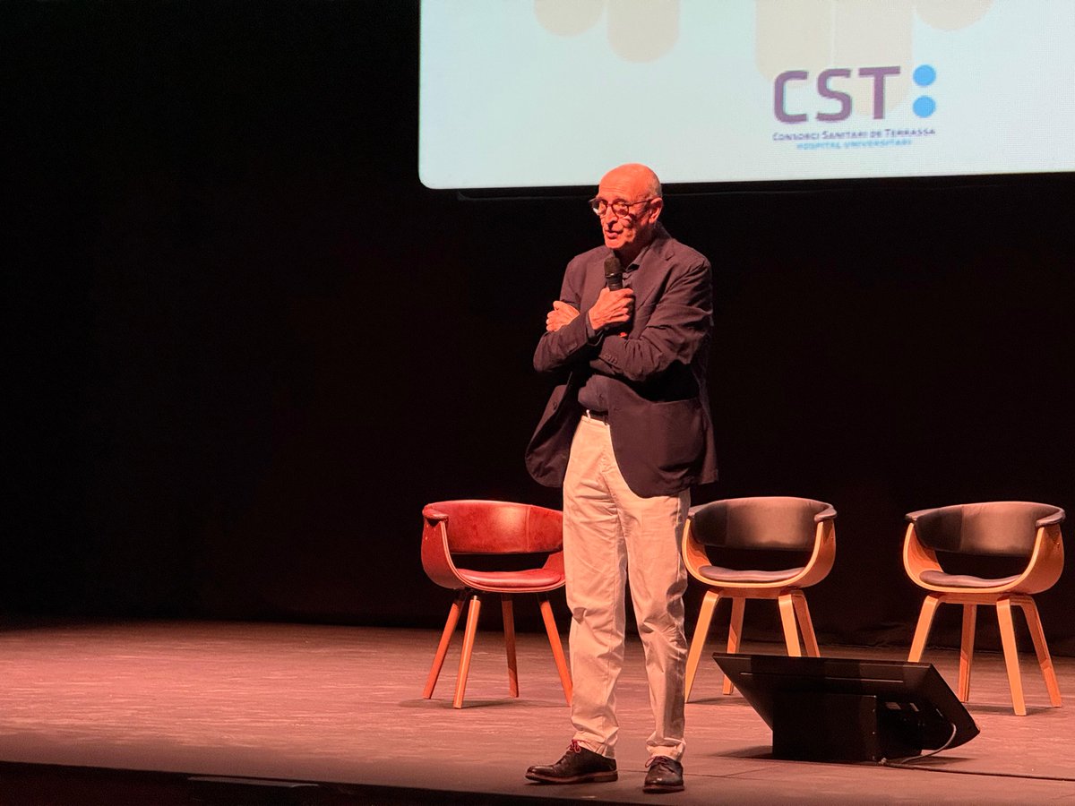 SCQA_'s tweet photo. @CSTerrassa @RosaSim50748676 @salutcat @ajterrassa 🎤 Comença la conferència inaugural de la XXVI Jornada de la #SCQA amb @XavierMarcet consultor i profesor, expert en estratègia
Amb la ponència “L’estratègia són les persones”, reflexiona sobre el paper de les persones com a motor del canvi i la transformació.
#JornadaSCQA2026 https://t.co/29zSYUtZvd