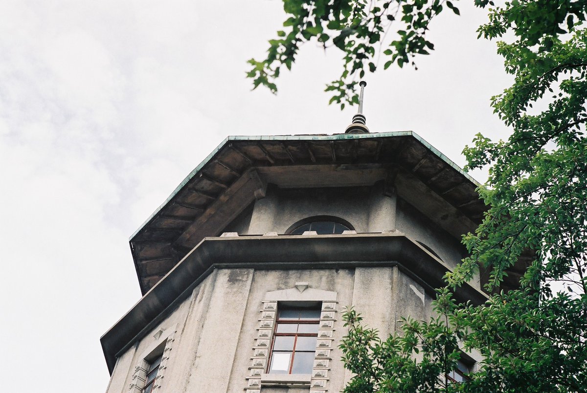 malca_flex's tweet photo. minolta  SR-1と５月の千種区散策  ７

minolta  SR-1
AUTO  ROKKOR-PF  1:1.4  f=58mm
FUJICOLOR100

昭和塾堂 https://t.co/jX7klz4S15