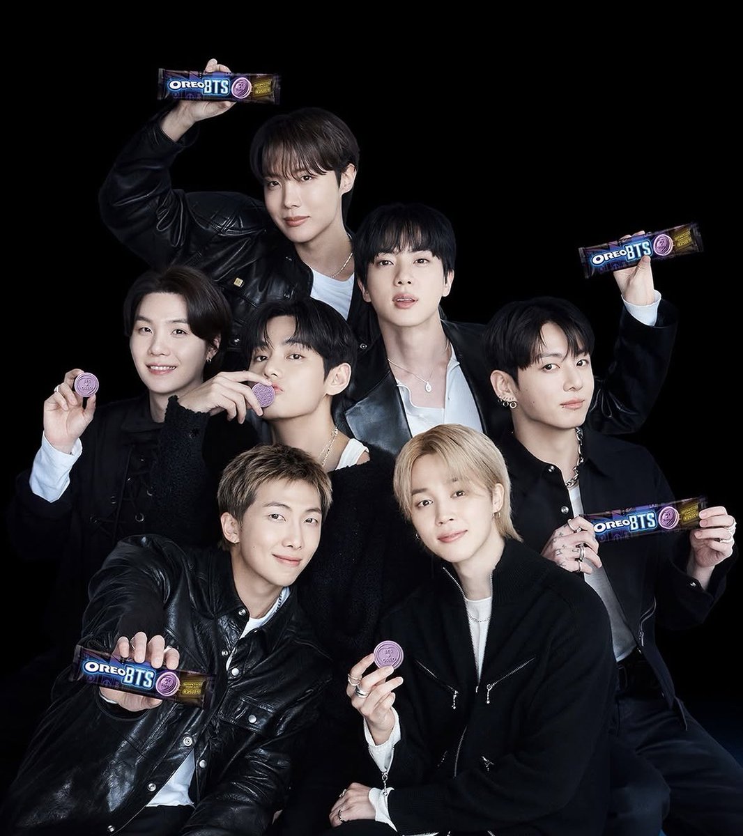 yeyencahilang's tweet photo. #BTS #ARMY #BTS_ARMY #btsforever #bangtanboys #bangtansonyeondan #방탄소년단 #한미 #보라해
#rm #jin #suga #jhope #jimin #v #jk
#namjoon #seokjin #yoongi #hoseok #parkjimin #taehyung
#jungkook #ot7 #ot7bts #ot7forever #Netflix #netflixbts #ARIRANGISCOMING #Arirang_BTS https://t.co/WVV6s42xhB