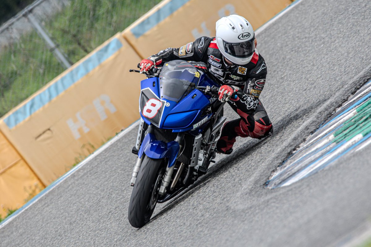 FZR400RR_3tj's tweet photo. 26歳なりました🎉
もっと速くなれるよう頑張ります🫡🫡
【目標】
・直入　CBRで46秒台（レコード更新）
・HSR   CBRで12秒台
　　　　FZSで8秒（ISクラス優勝）
いっぱい働いていっぱいバイク乗る年にします🤣 https://t.co/4OJdHMawaG