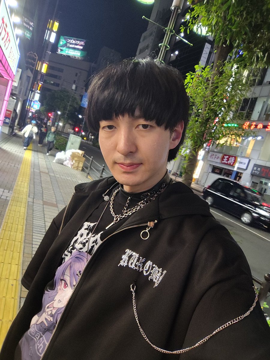見た人強制自己紹介 名前 クマヨシトラコシ 年齢 25歳 性別 男 出身