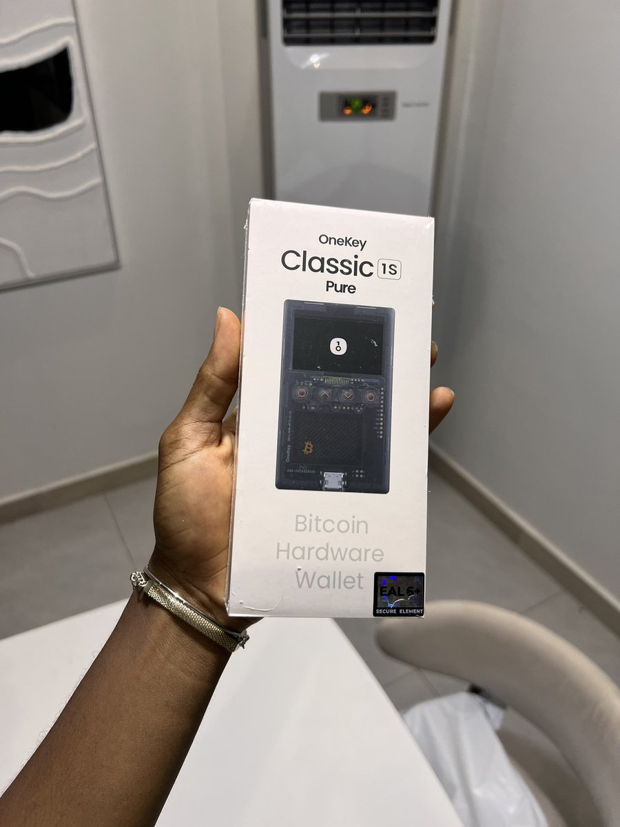 Temlot_com's tweet photo. Fast selling hardware wallets. Protect your digital assets today. Now available to shop on Temlot. Send a DM or place an order via our website
#digitalcurrencies #digitalcurrencyrecovery #hardwarewallets https://t.co/HpjKkD3X67