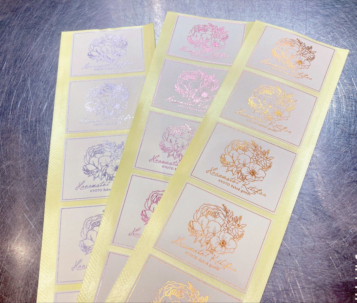 saicookie23's tweet photo. 新しい箔押しシールを作っていただきました✨✨
かわいい✨✨
使用するのが楽しみです✨✨
（@shinyodonet ）素敵な製作ありがとございました✨✨ https://t.co/VsS1Qb2fxM