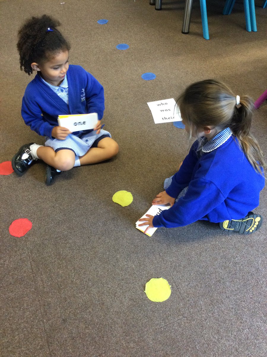 WhitegateRowan1's tweet photo. A great of Quiz-Quiz-Trade in phonics this morning consolidating our Phase 3 and 5 graphemes. Great work superstars ⭐️ @SchoolWhitegate https://t.co/widnlKtaW1