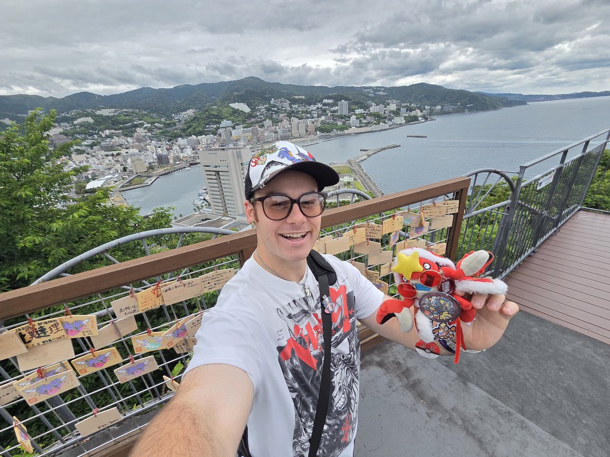 Doogs97x's tweet photo. Atami Castle 🏯! 
Taking the cable car up was amazing and gives an amazing view of the entire city! It's a good thing I'm not afraid of heights 😅. The sun wasn't fully out, but at least it wasn't raining! https://t.co/lWnCTQTKGd